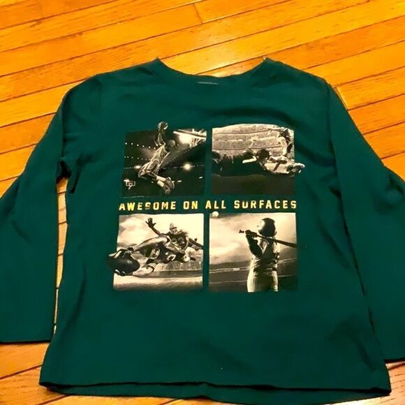 Old Navy Boy’s Shirt size 5. Sports Graphics EUC - Picture 1 of 7